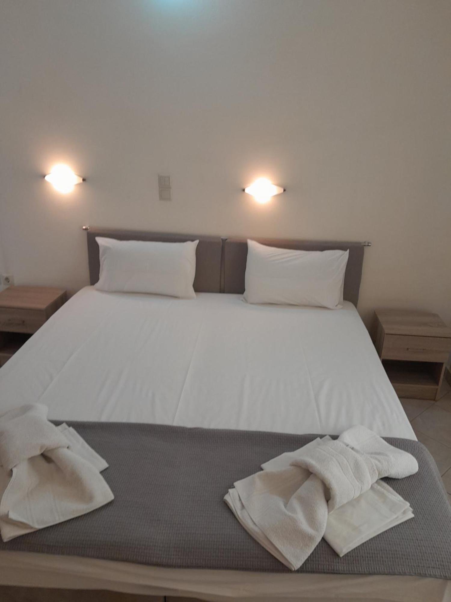 Barbara II Hotel Agia Marina  Exterior photo